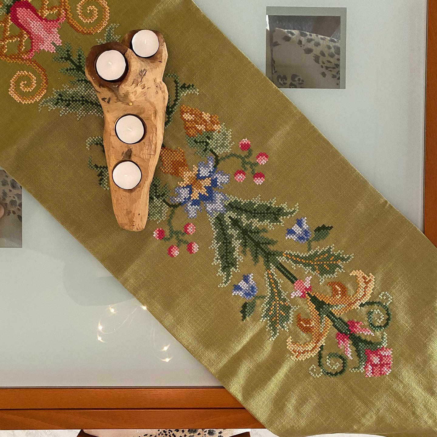 117036602_3327267160627836_4912039972607940995_n Μετρητό κέντημα Bell Pull σε διάσταση 0.35 * 1.60m - Εικόνα 1