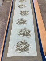 Μετρητό κέντημα τριαντάφυλλα μεγάλα σε διάσταση 0.40 * 1.65m